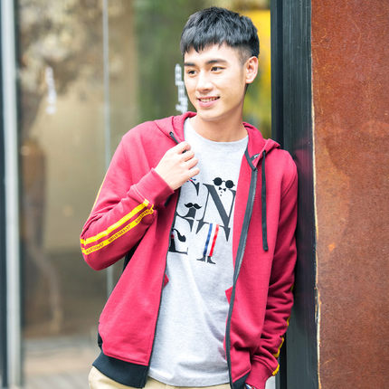 动感活力！真维斯运动修身外套潮流休闲撞色开衫61-121505