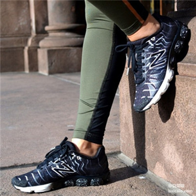 轻量缓震！新百伦New Balance 890 HKNB女款跑鞋