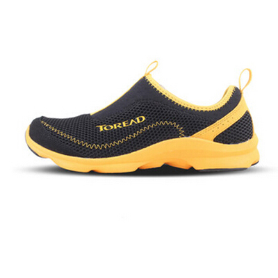 差价明显！探路者男女款透气休闲运动鞋