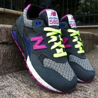 全網(wǎng)好價！New Balance新百倫580系列女士復(fù)古鞋WRT580GY