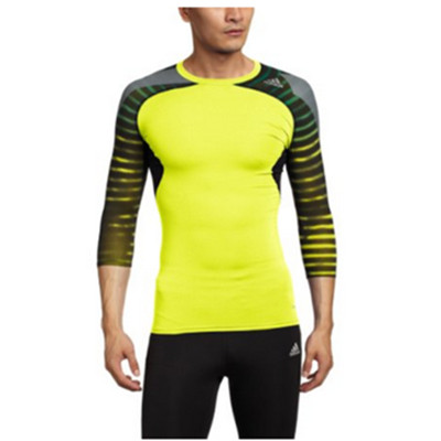 价格合适！阿迪达斯 TECH-FIT 男式 中袖紧身T恤