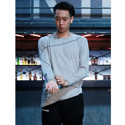 新潮时尚！F.L.Y.D不规则剪裁穿指长袖T恤