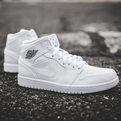 【识货每日荐】平凡中的不平凡，最In白鞋