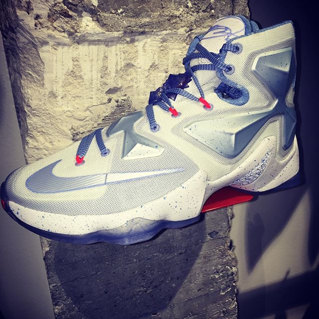 引爆眼球！LEBRON XIII XMAS EP