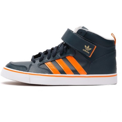 时尚百搭！阿迪新款中性三叶草系列休闲鞋D68655