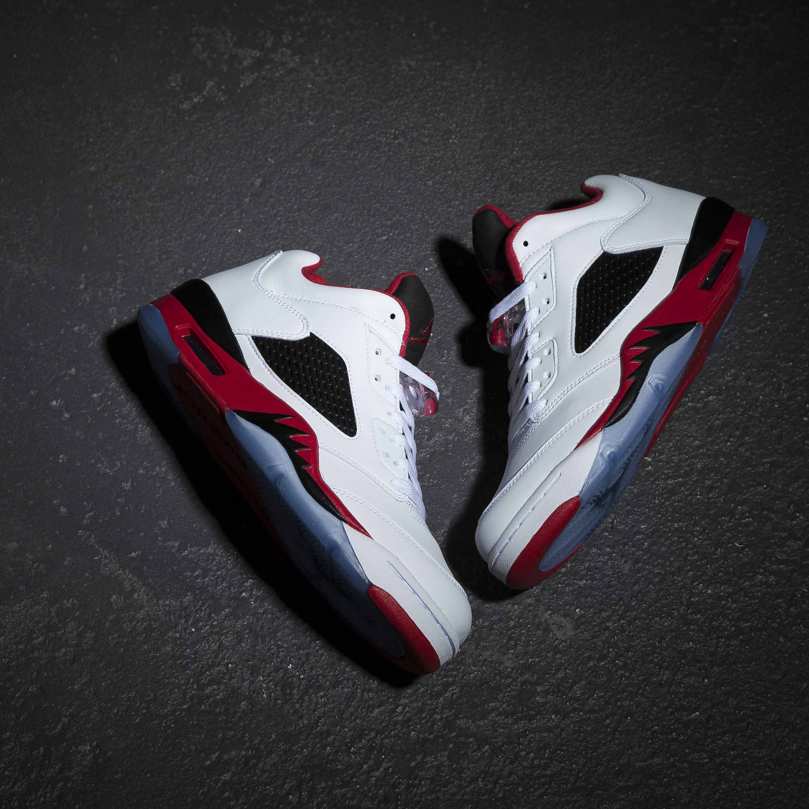 元年风采！AIR JORDAN 5 RETRO 'FIRE RED'