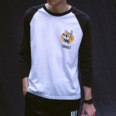 好看有趣！TEEN TEAM 三眼狗仔黑白插肩七分袖T恤