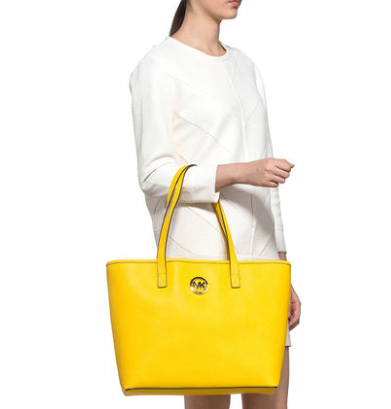 大方！Michael Kors 柠檬黄十字纹金属Logo托特包