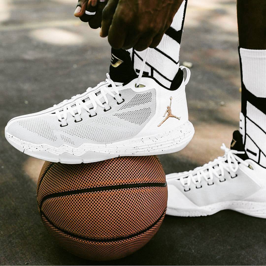 輕盈靈敏！Jordan CP3.IX AE X