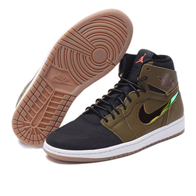 經(jīng)典復(fù)刻！耐克AIR JORDAN 1 RETRO籃球鞋819176-306