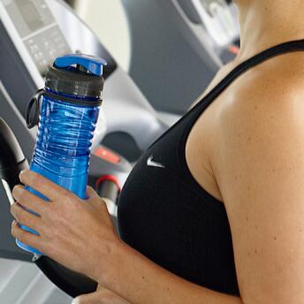 历史新低！Rubbermaid 乐柏美 Tritan便携水瓶600ml 7R02