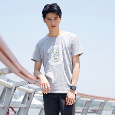 时尚帅气！美特斯邦威男士圆领图案印花短袖T恤601595
