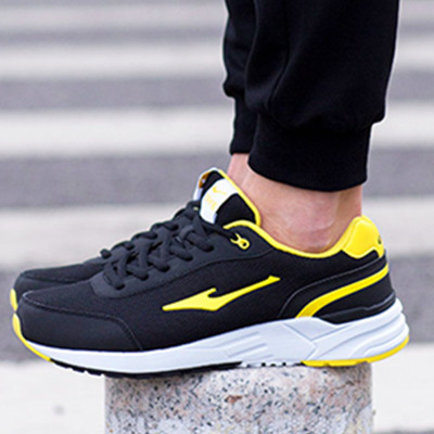 轻便透气！鸿星尔克男子跑步鞋51115320143