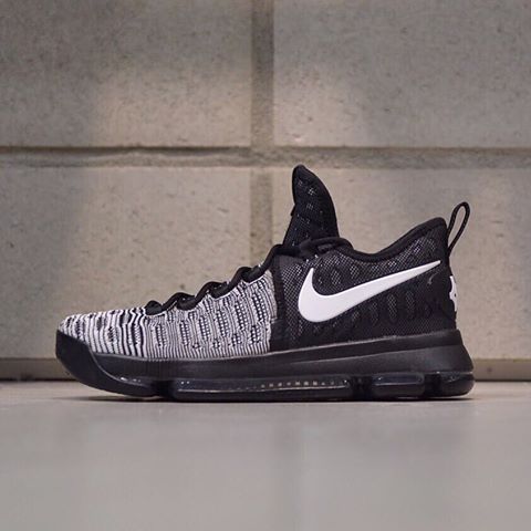 黑与白，爱与恨。NIKE ZOOM KD 9 EP