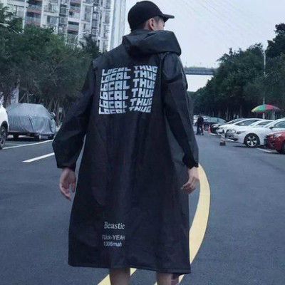炫酷实用！Beastie 黑色字母印长款雨衣