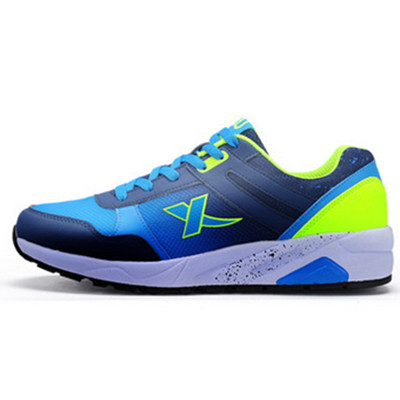 复古设计！特步男子跑步鞋984219119596