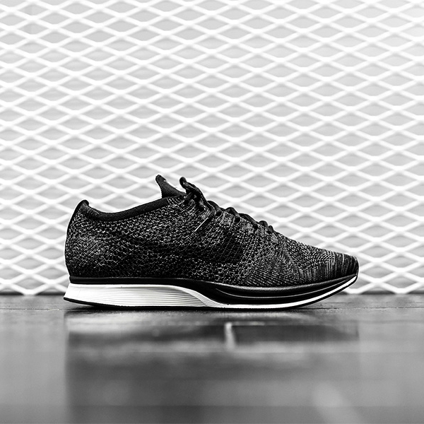 黑暗骑士！NikeLab Flyknit Racer