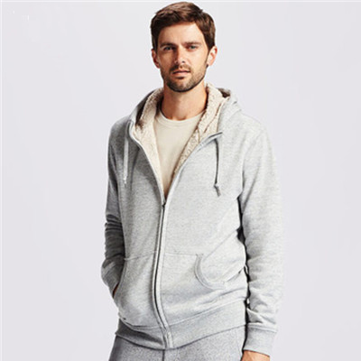 温暖舒适！优衣库仿羊羔绒运动拉链连帽茄克172351