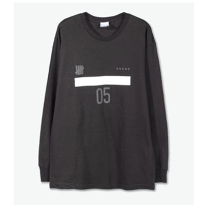 时尚有型！Undefeated logo印花长袖T恤