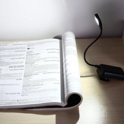 保护眼睛！柏图 Kindle 阅读灯