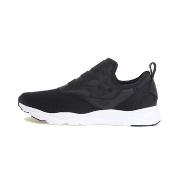 舒適輕便！Reebok Fury Lite Slip 一腳蹬跑步鞋