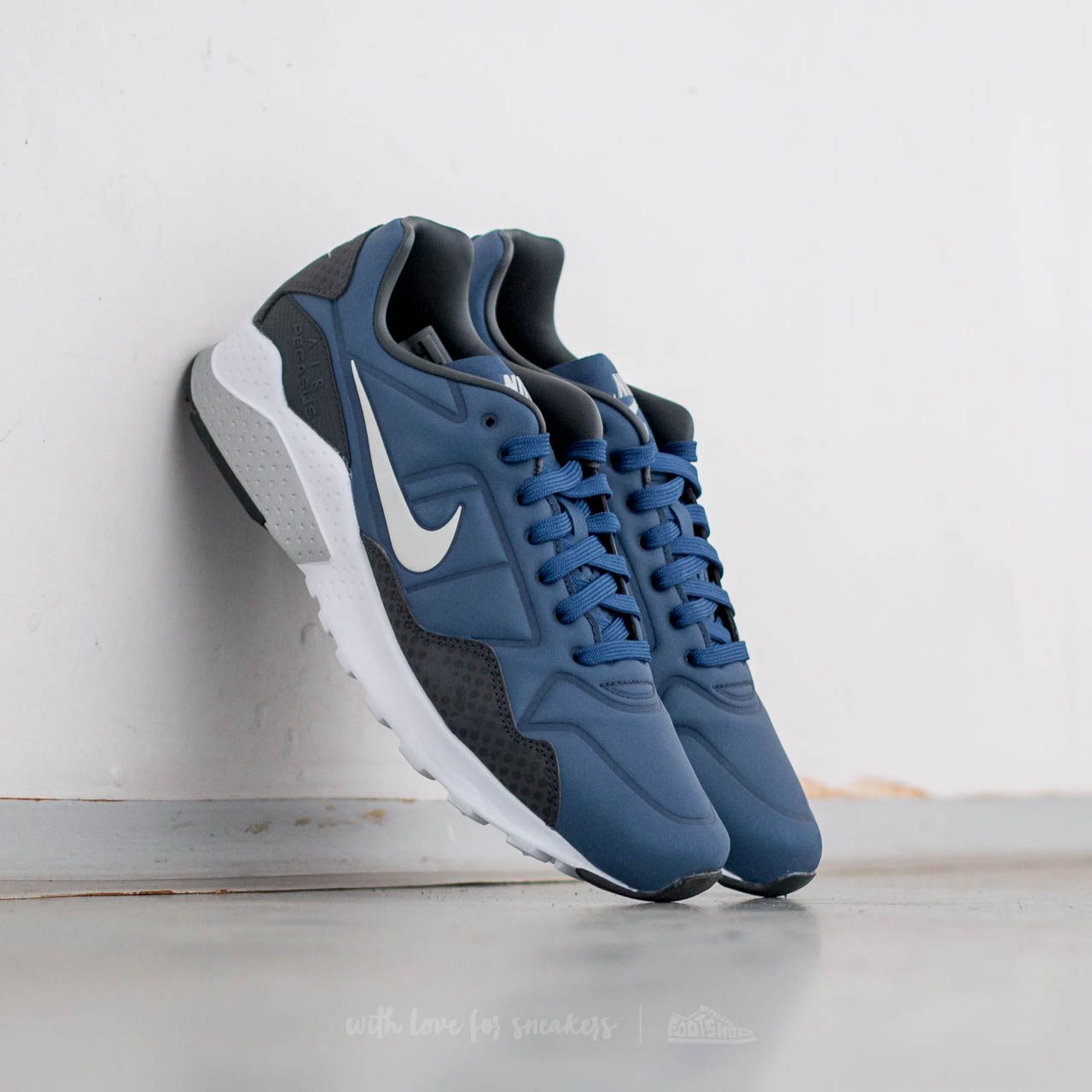 舒适体验！Nike Air Zoom Pegasus 92 Premium