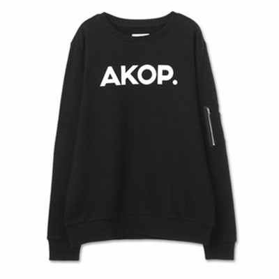 简单时尚！AKOP. 字母印花卫衣