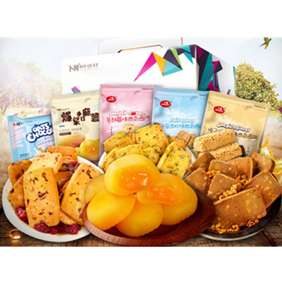 吃货福利！卜珂一箱零食品大礼包1050g