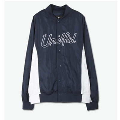 百搭有型！Undefeated 拼色刺绣夹克