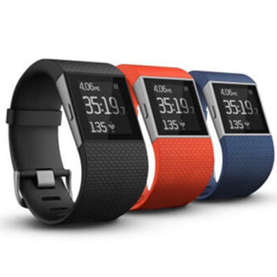 实时心率！Fitbit Surge智能乐活手环