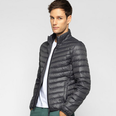 保暖有型！佐丹奴轻轻薄羽绒服01074555