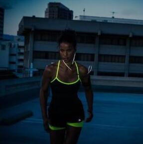 反光材质！JBL Synchros Reflect-I 跑步音乐耳塞