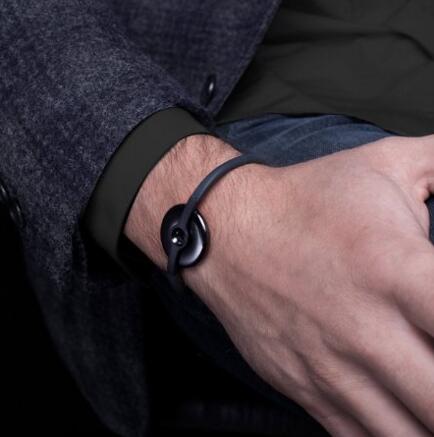 轻盈极简！Amazfit 赤道 智能手环 高圆圆联名设计款