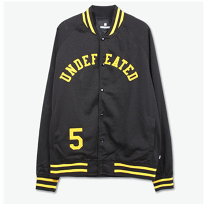 潮流有型！Undefeated 经典logo棒球文化夹克