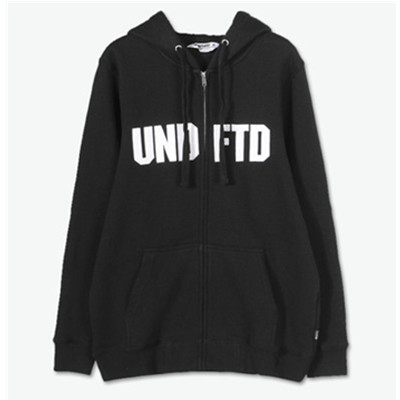 经典款式！Undefeated 字母刺绣卫衣