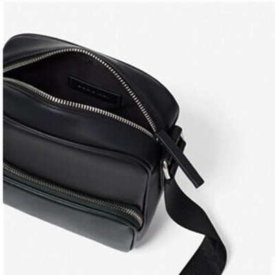 简约大方！ZARA男包双色迷你斜背包16002105030