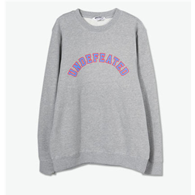 舒适时尚！Undefeated 字母印花圆领卫衣