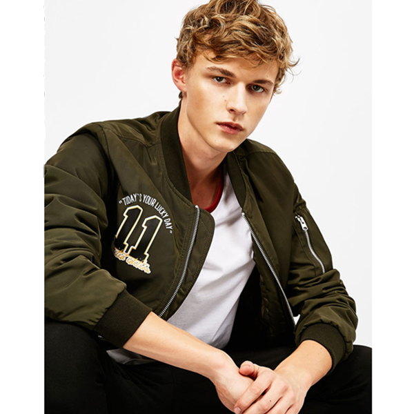 型男必备！Bershka男士背部印花夹棉飞行员夹克06272111505