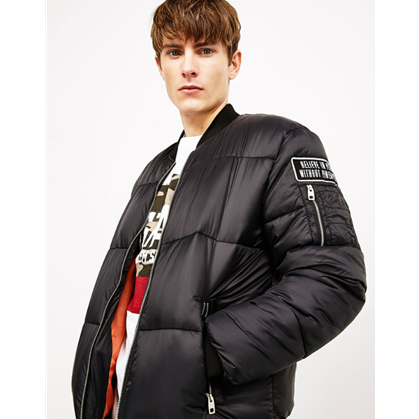 型男必备！Bershka男士衬垫飞行员夹克01322069800
