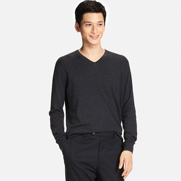 质感优美！UNIQLO优衣库棉混纺V领针织衫(长袖)185113