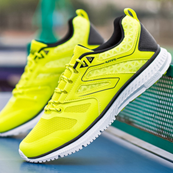 轻量设计！361度男士网面透气跑步鞋671612209