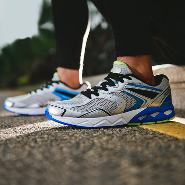 舒适缓震！361度男子透气跑步鞋671712202