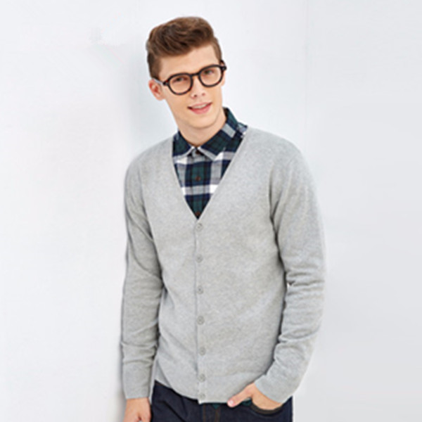 三色可选！班尼路 V领长袖毛衣88435505