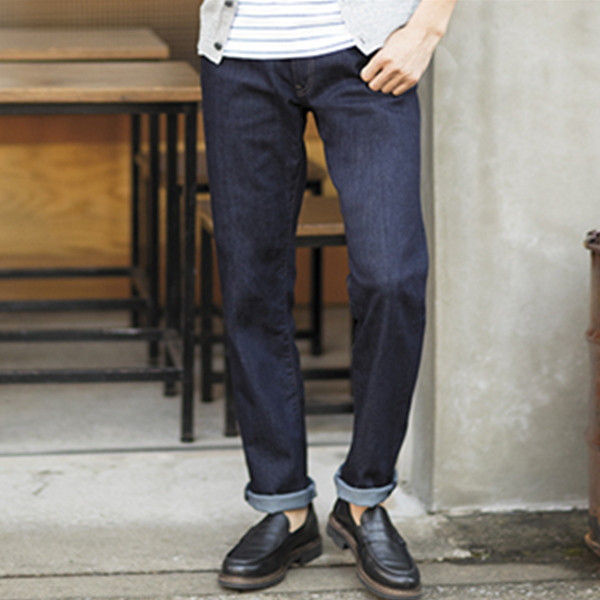 设计新潮！UNIQLO优衣库Miracle air直筒窄口牛仔裤182659