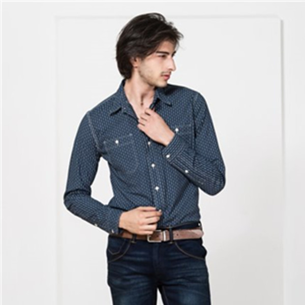 修身印花！李维斯蓝色翻领尖领长袖衬衫65822-0102