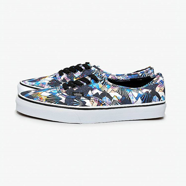 时尚潮流！vans Authentic休闲鞋VNOA348AMOR