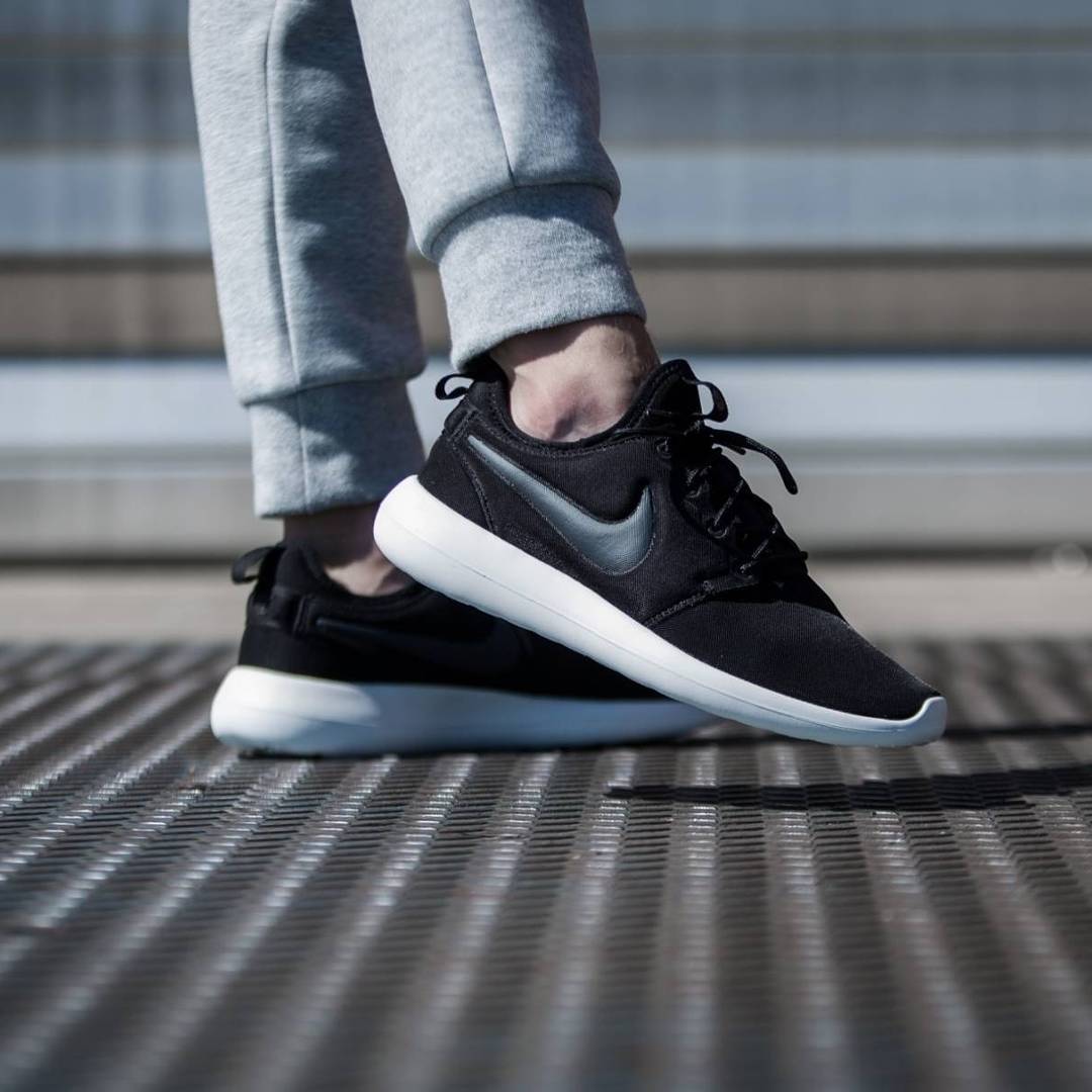 畅享舒适！Nike Roshe Two