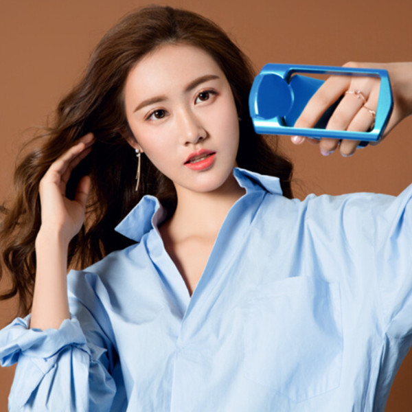 自拍神器！卡西欧 EX-TR550 数码相机