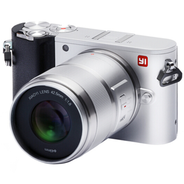 时尚轻便！YI小蚁微单相机M1银色变焦镜头套装