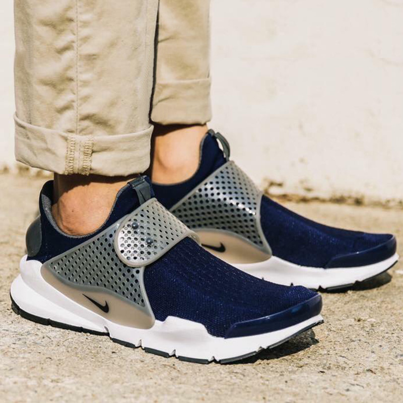 轻松穿脱！Nike Sock Dart KJCRD